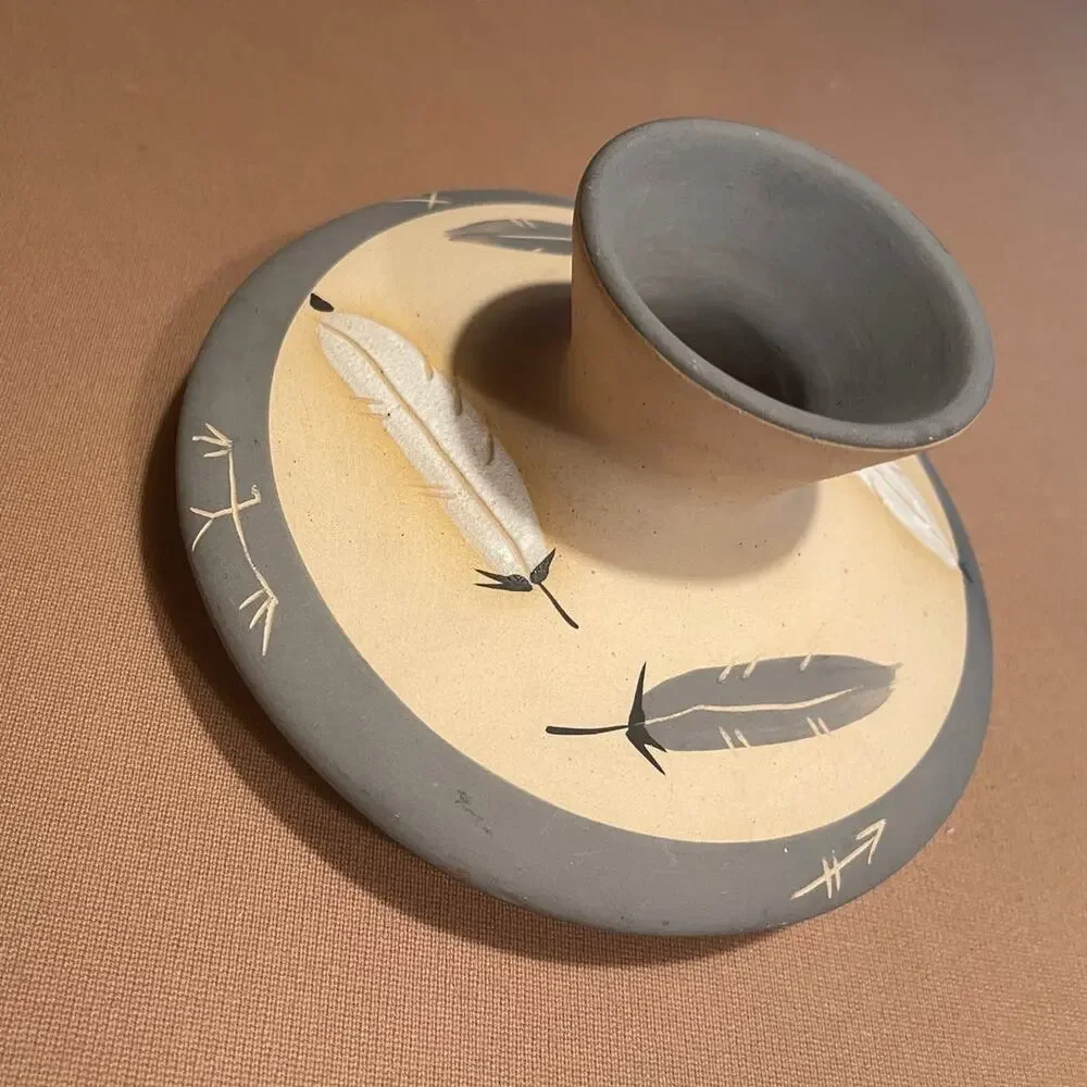 Pueblo native american handpainted pottery vase signed 1985